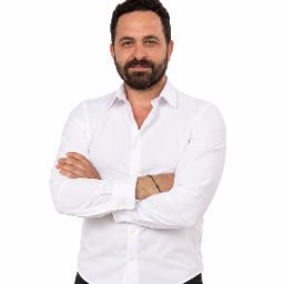 נדב רייזר