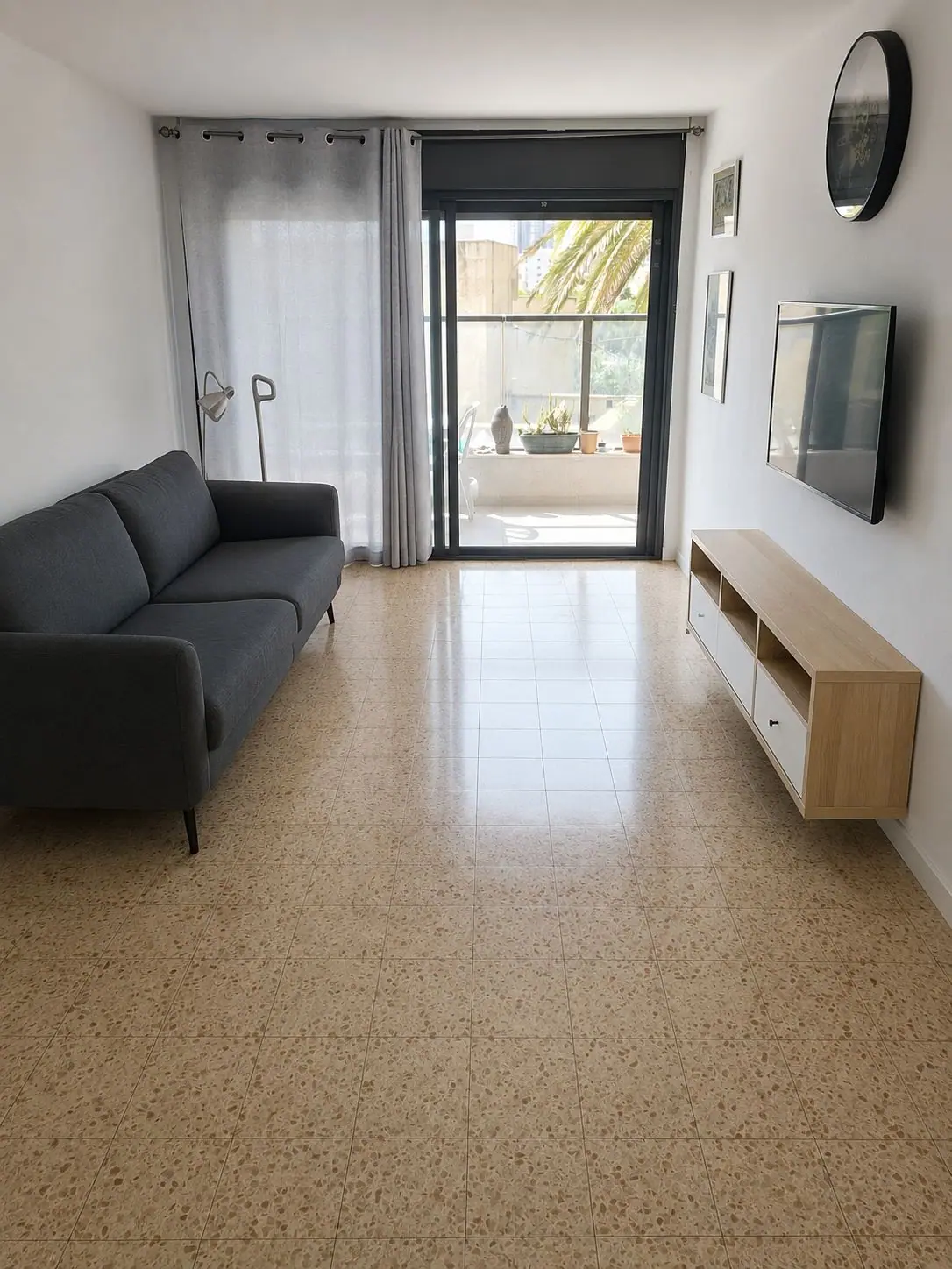 דירת 4 חדרים עם מרפסת במוצקין — תמונה 1
