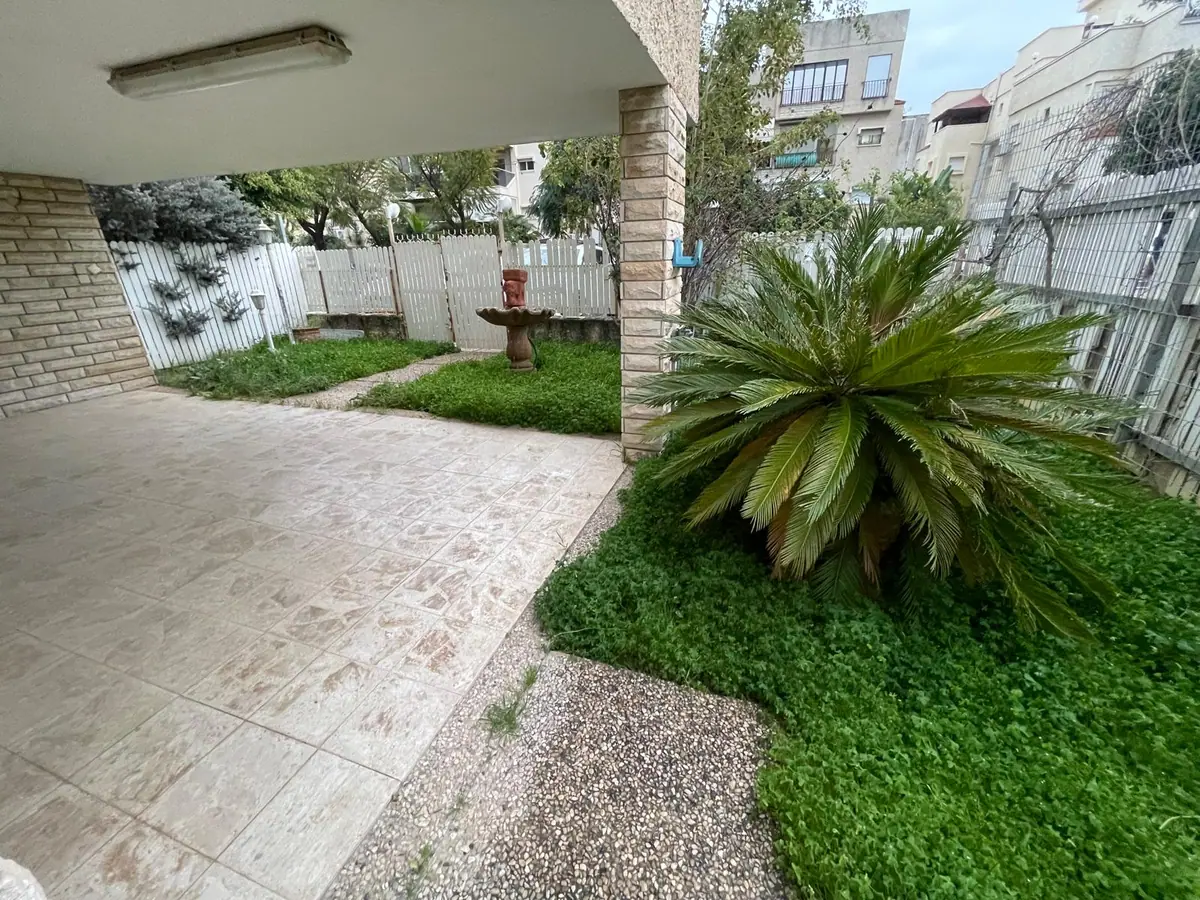 קוטג' פינתי 6 חדרים – כמו בית פרטי בסביניה ביאליק — תמונה 1
