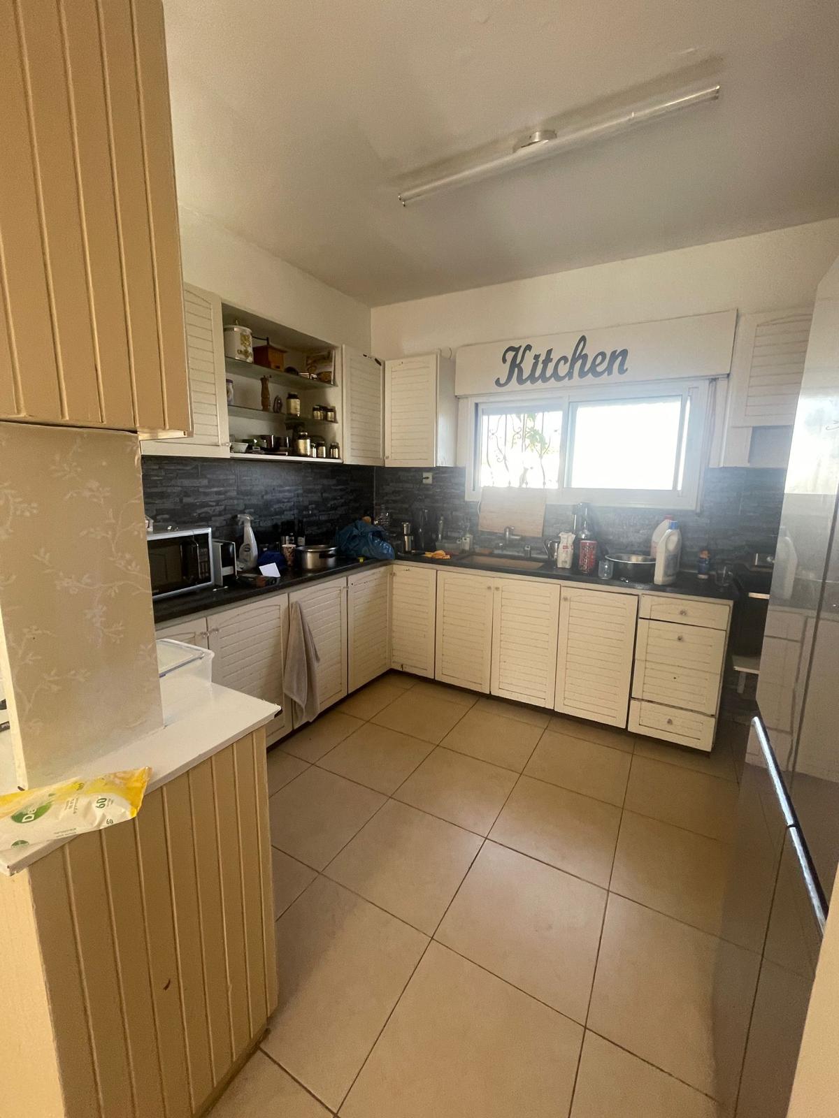 מעולה למשקיעים (חלוקה ) קוטג' 8 חדרים מרווח בק.אתא