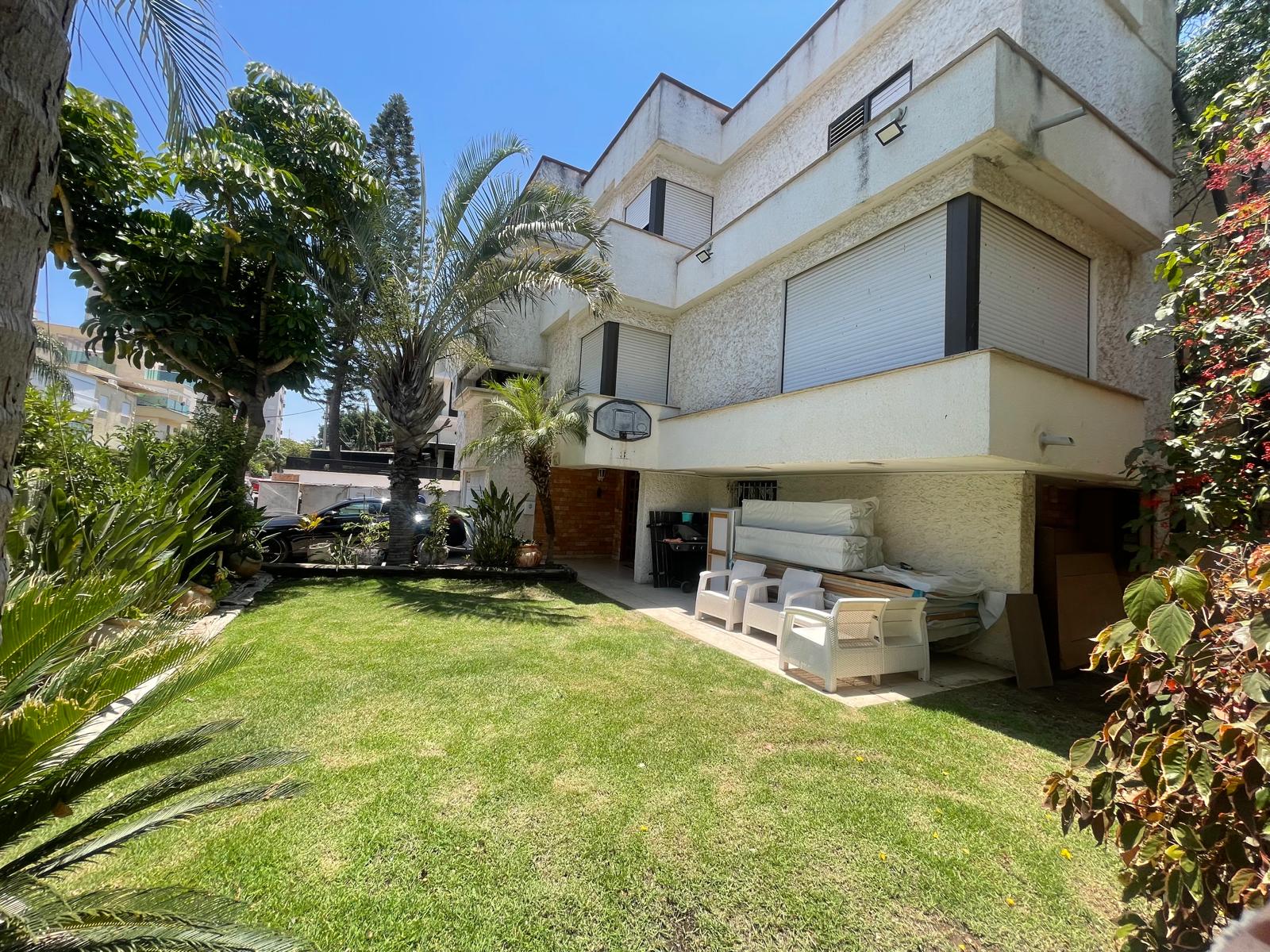 בית בודד במוצקין הוותיקה
