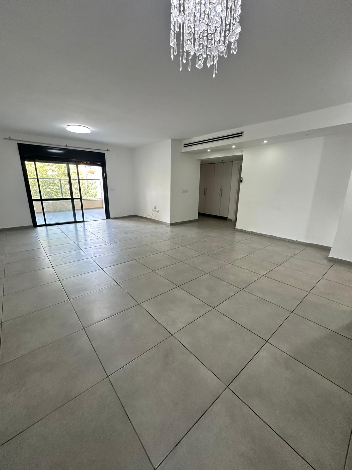 דירת 5 חד' 133 מ"ר הדגם הגדול, במשכנות האומנים קרית במוצקין