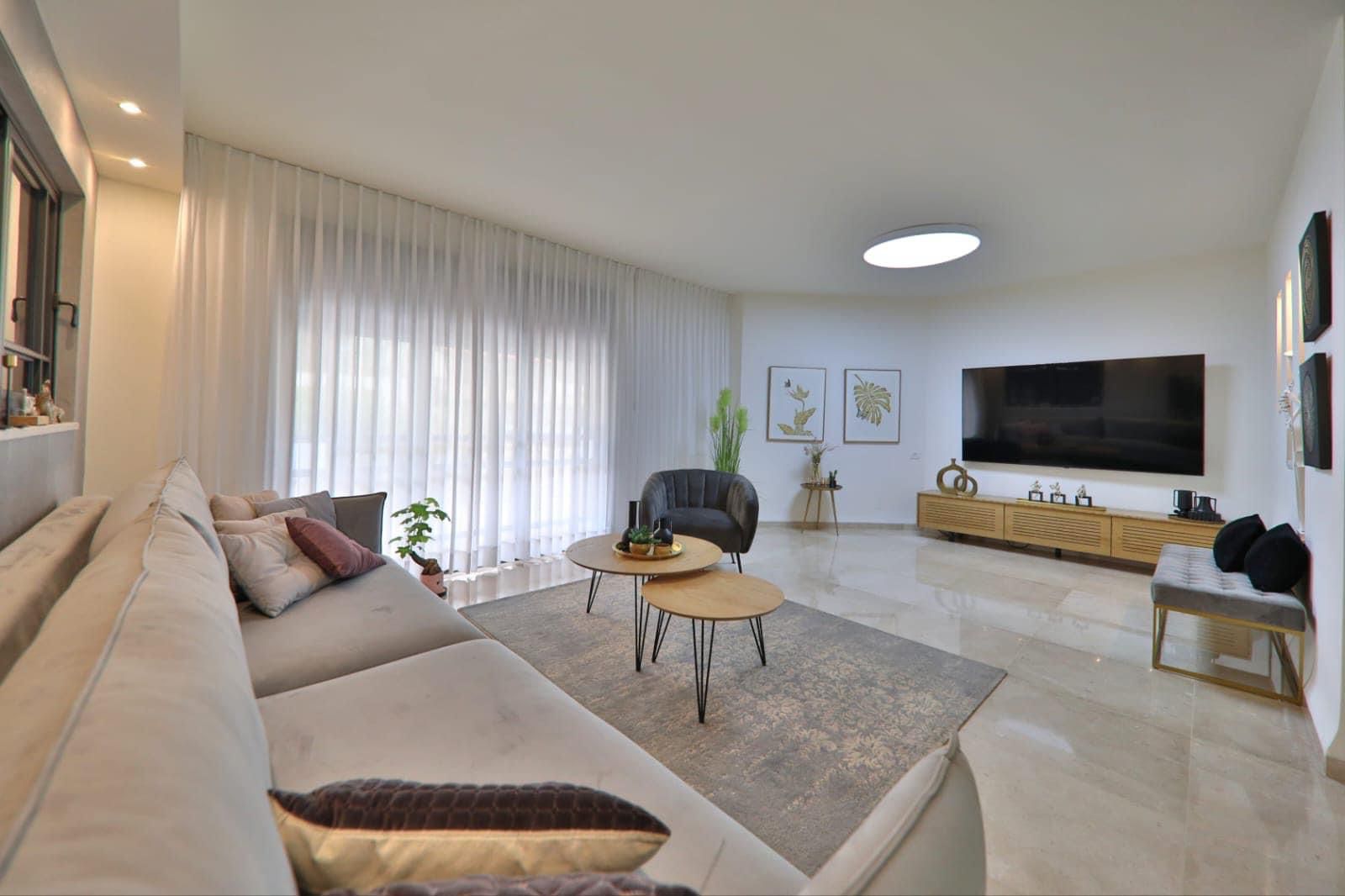 דו משפחתי 6.5 חדרים משופץ מדהים בקרית מוצקין הותיקה