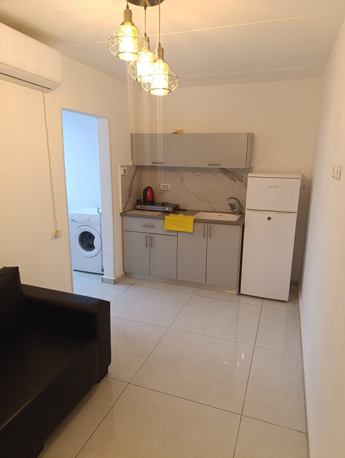 להשכרה דירת 1.4 משופצת ומרוהטת בקרית ביאליק