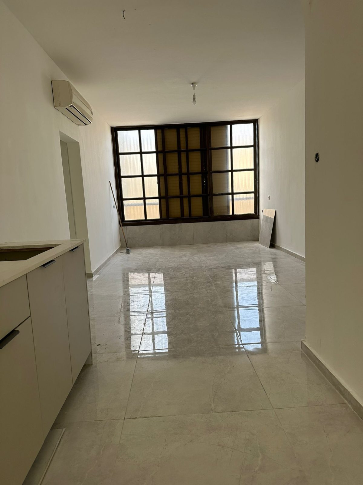 שי עגנון 18, קרית ים – דירת 3.5 חדרים משופצת  כ־80 מ"ר