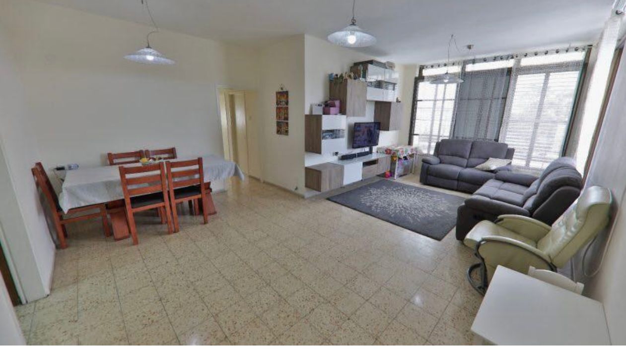 למגורים/משקיעים דירת 3.5 חדרים נגישה כולל מקלט בבניין ,שכירות עוברת בקרית ביאליק